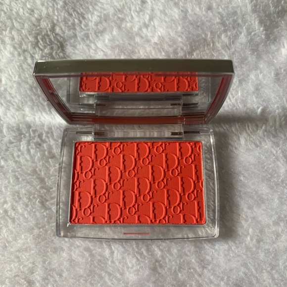 DIOR - Rosy Glow Blush 💗 - Picture 2 of 4